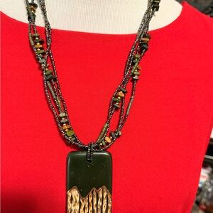 Elegant Green and Gold Necklace